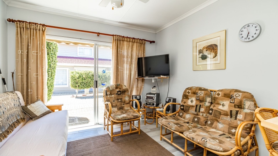 2 Bedroom Property for Sale in Hartenbos Central Western Cape